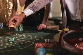 Antarmuka permainan Bali Vacation di pertaslot dengan gulungan slot dan tombol taruhan